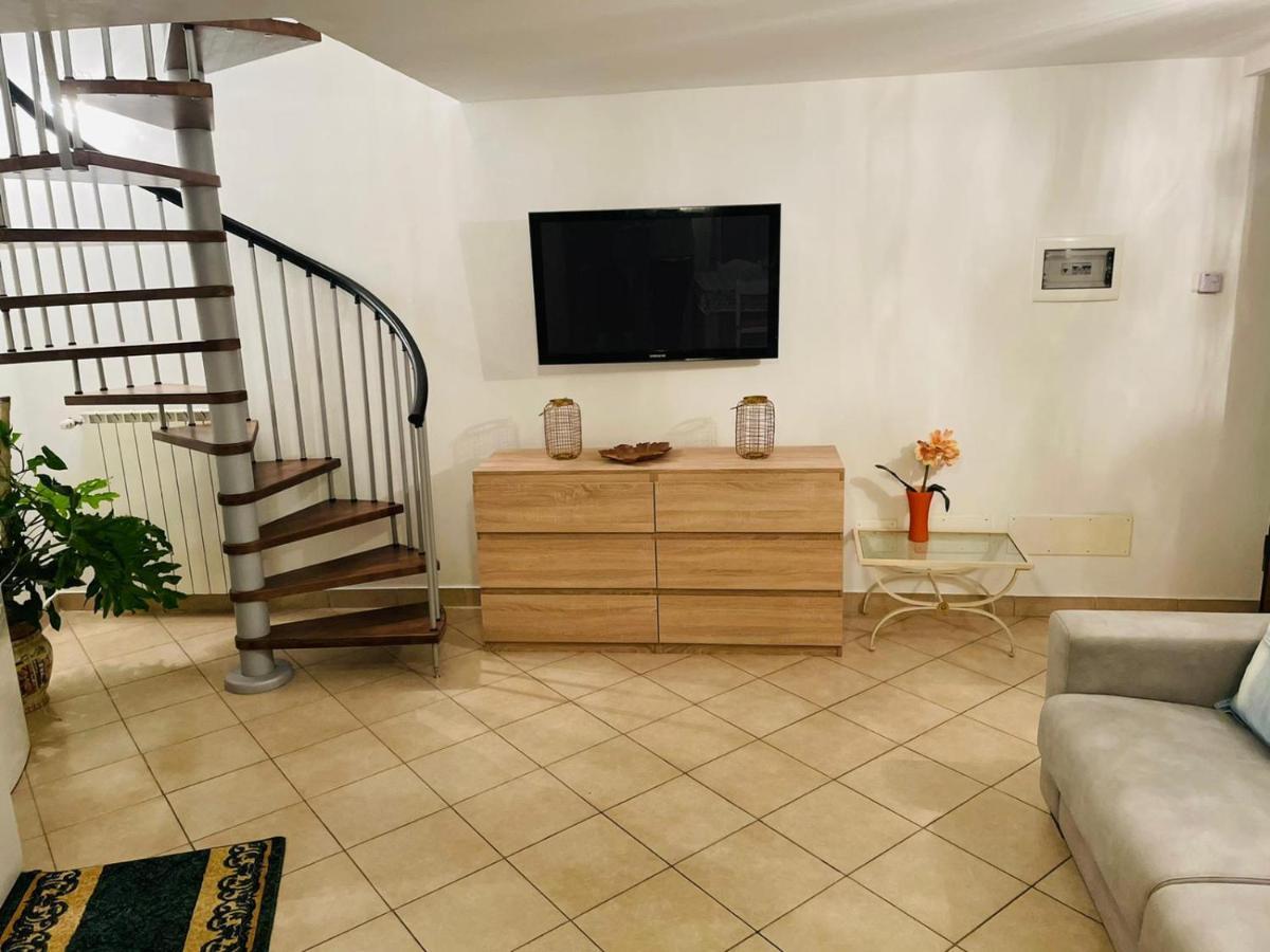 דירות סומה לומברדו Casa Dei Fiori 2 מראה חיצוני תמונה